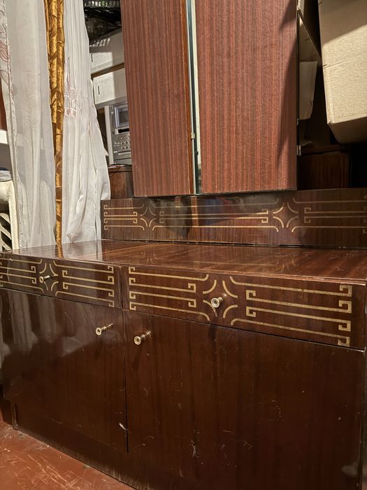 Трюмо з дзверкалом