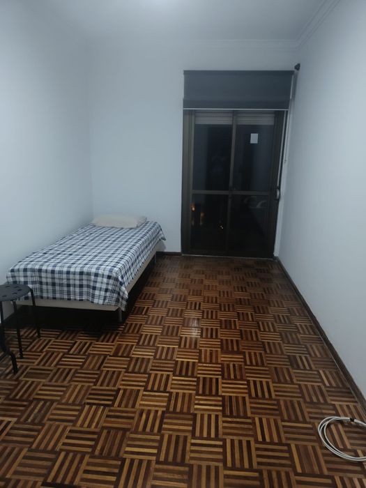 Quarto para solteiro (a)