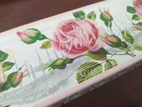 Sabonetes com com cheiro a rosas novos