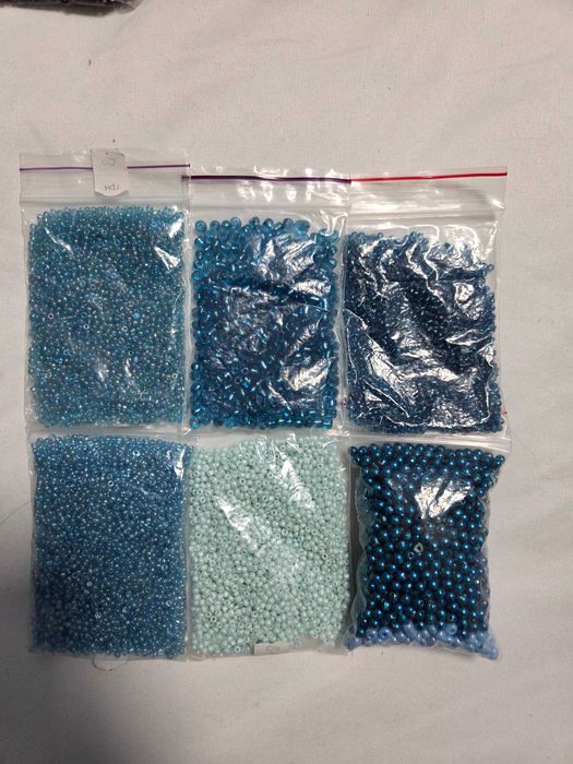 Терміново!!! Набори бісеру в достатній к-ті з варіантами комбінації!