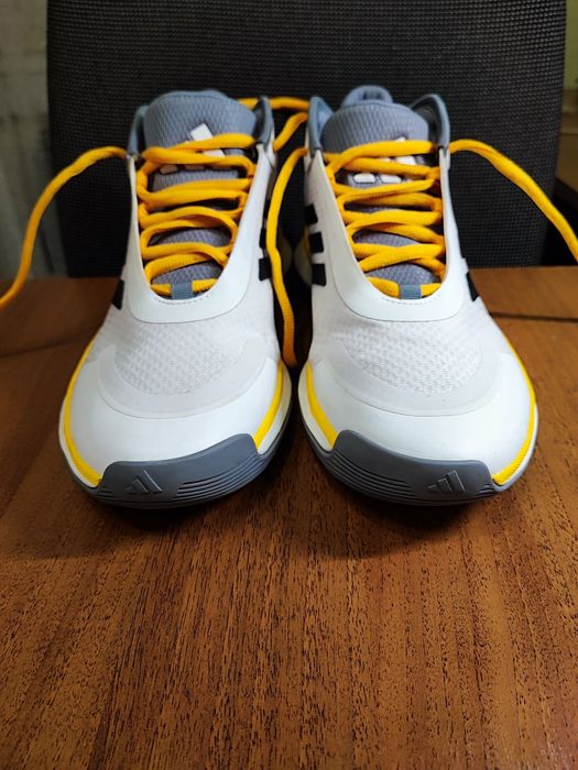 Баскетбольні кросівки Adidas bounce legends low. 44 розміру