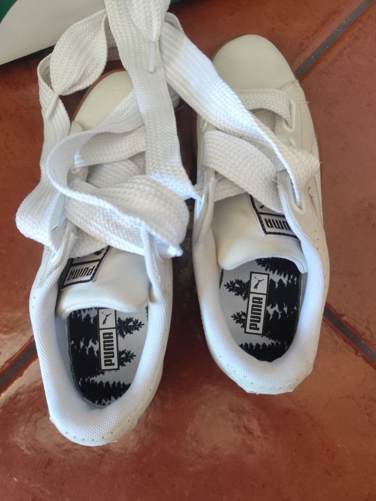 Sapatilhas Puma NOVAS Basket Heart Perf GUM 37