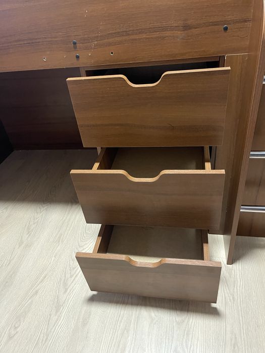 Дитяче ліжко з висувними ящиками