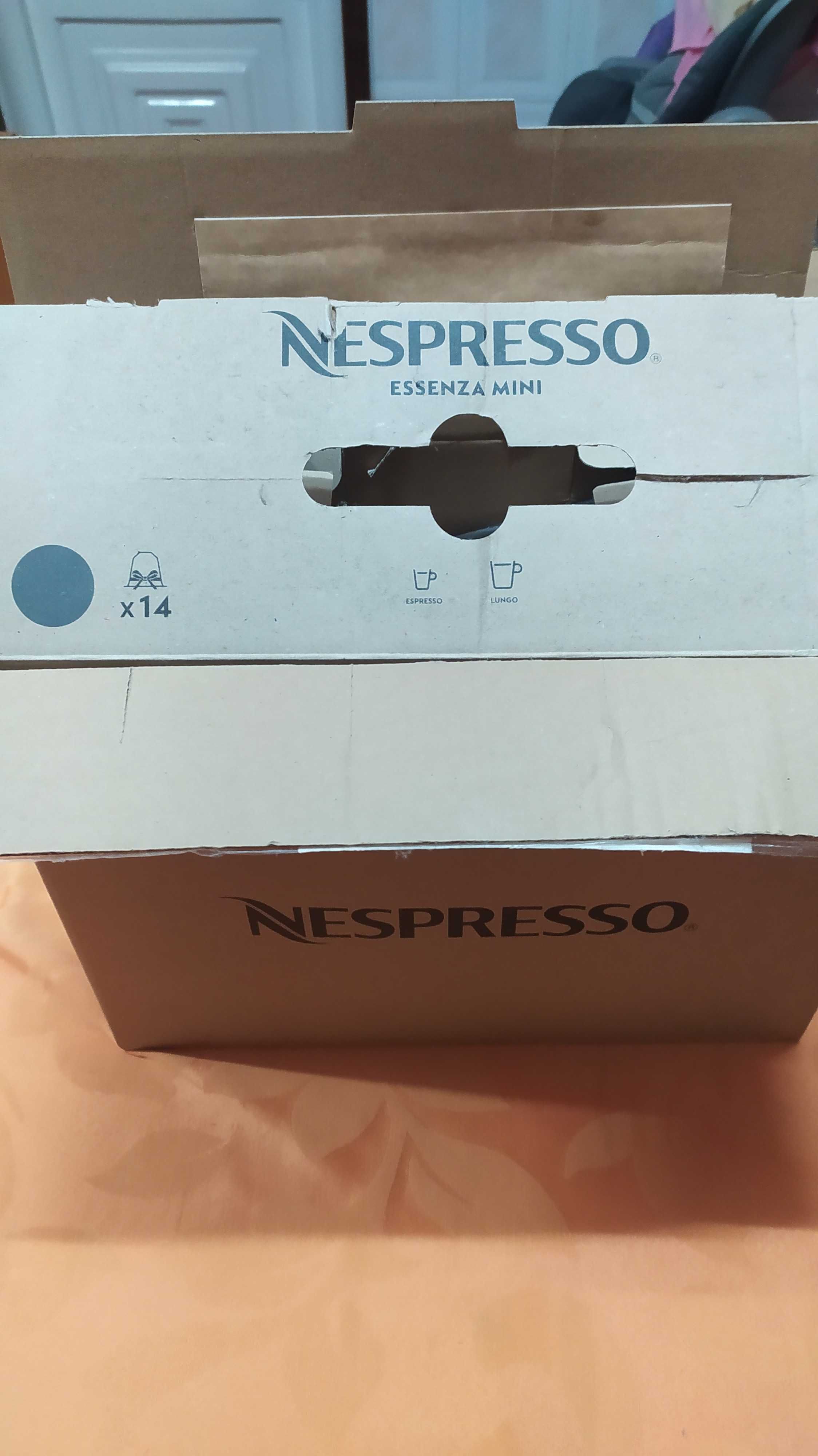 maquina de café nespresso essenza mini