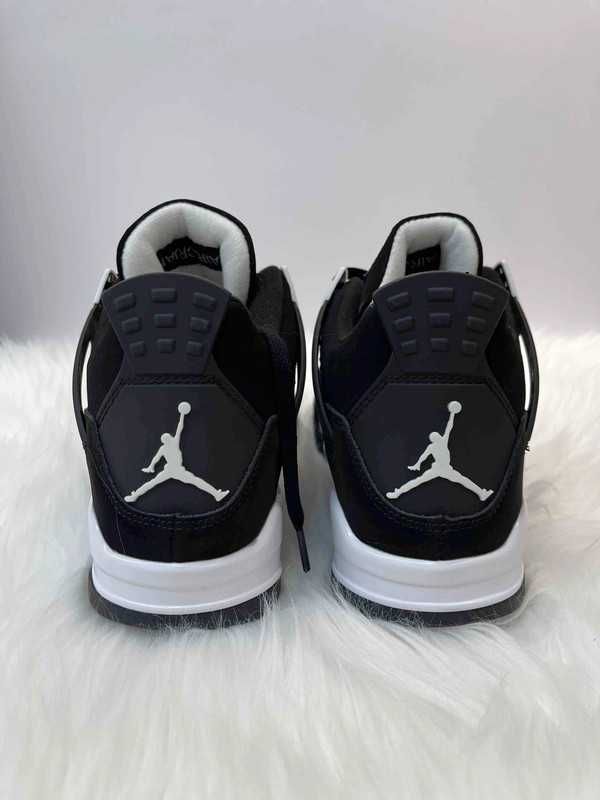Nowe buty Jordan4RetroWhiteThunder.43