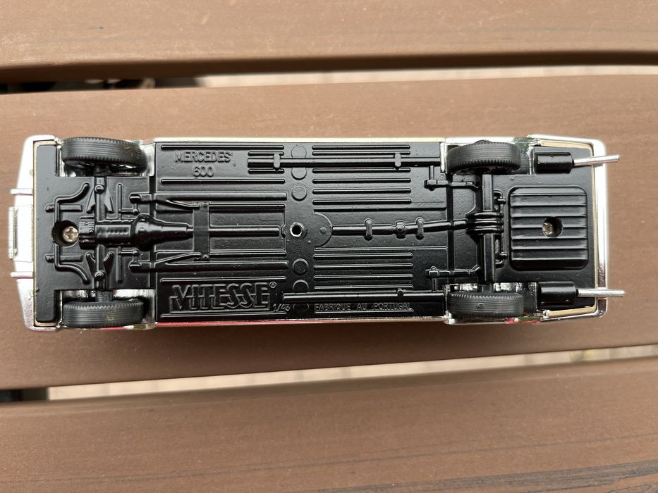 Vitesse 1:43 Gold Metallic 1965 Mercedes-Benz Pullman 600