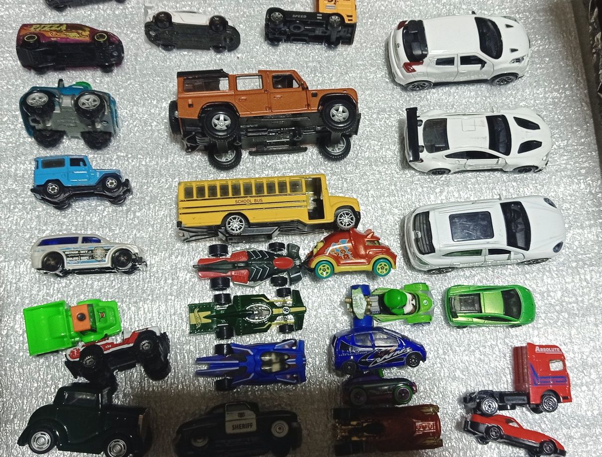 Машинки Hot Wheels