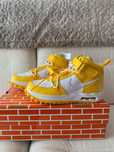 Nike Air Force 1 Mid SP
Off-White Varsity Maize