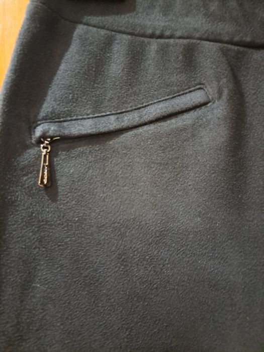 Leggins tipo pele de pêssego na parte da frente