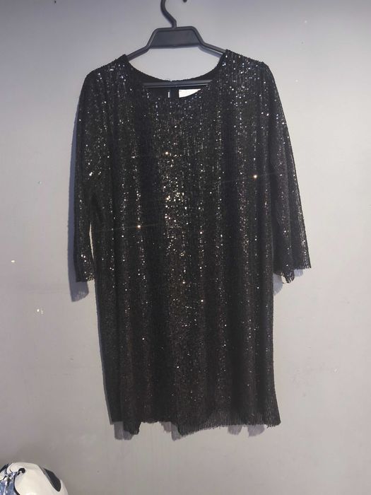 Elegancka sukienka noworoczna