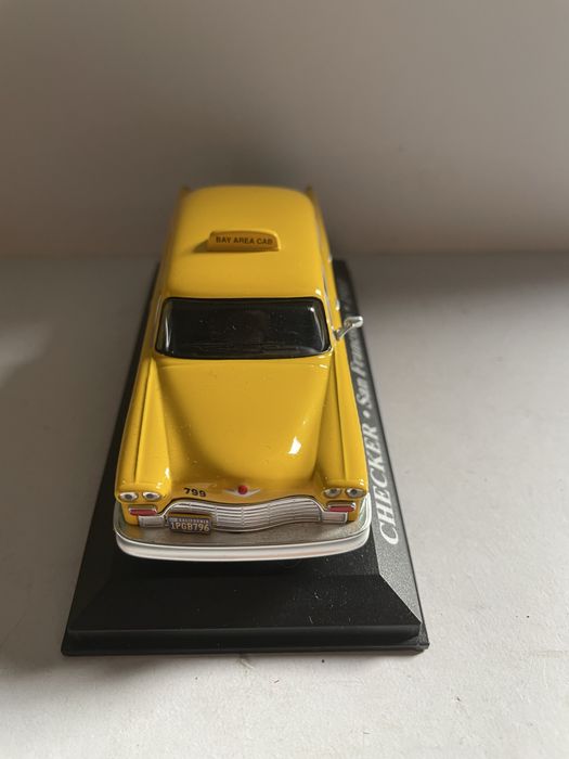 Miniatura Táxi americano 1:43