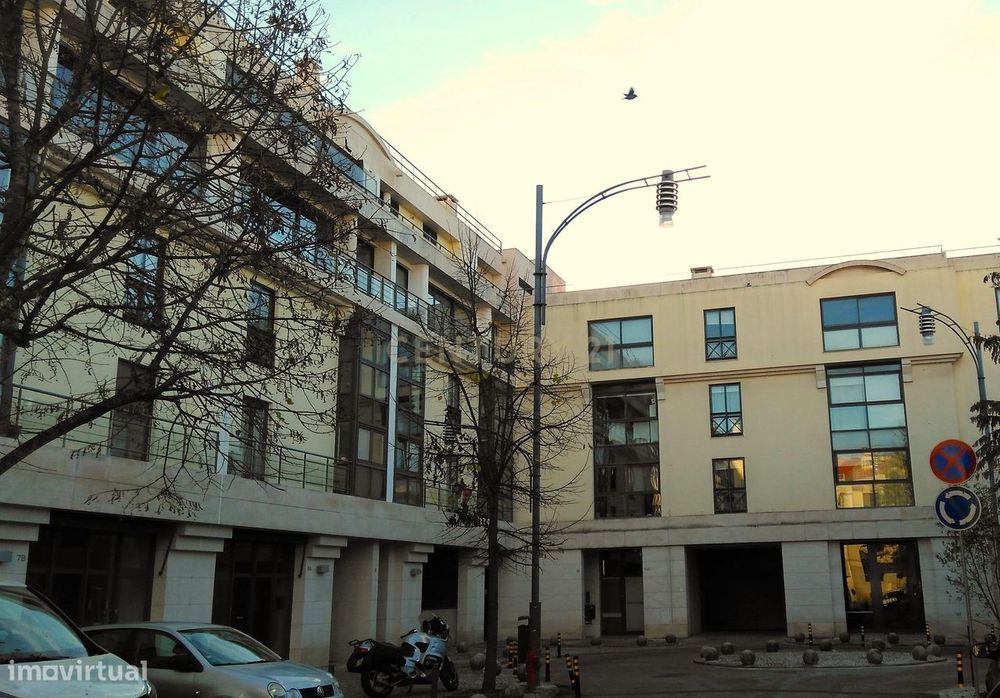 Lugar de estacionamento em Campolide - Arrendamento