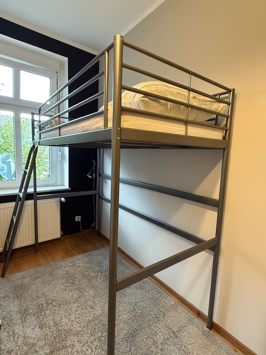 Łóżko piętrowe metalowe z materacem