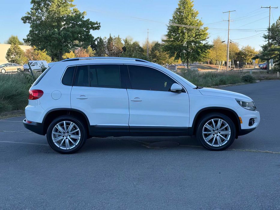 Volkswagen Tiguan      2015