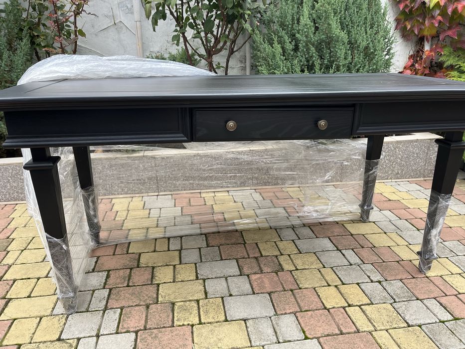 Шикарный деверянный стол