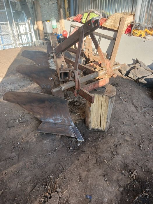 Продам.Плуг плн3.35 мтз юмз