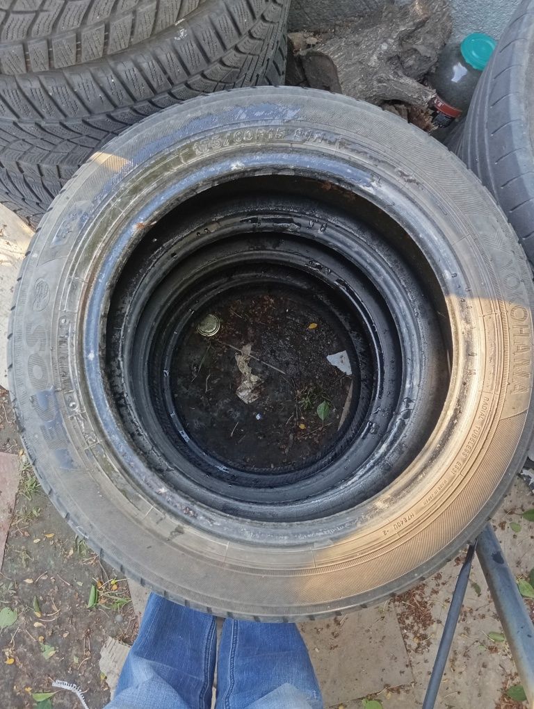 Шины 175/60 R15 почти новые летние