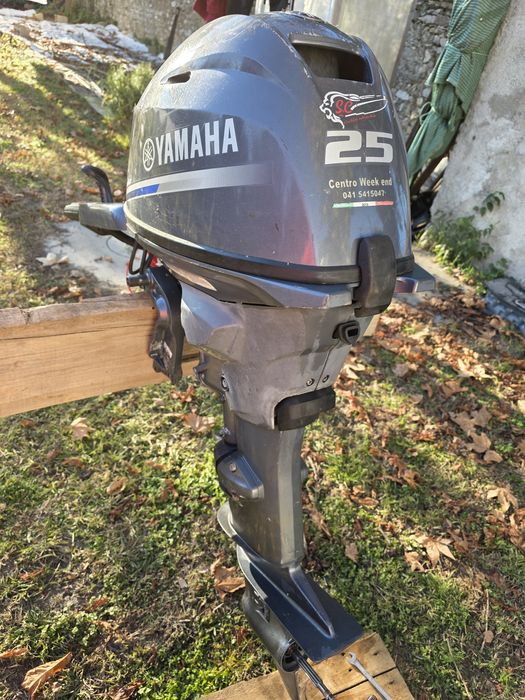 Лодочный мотор Yamaha 25