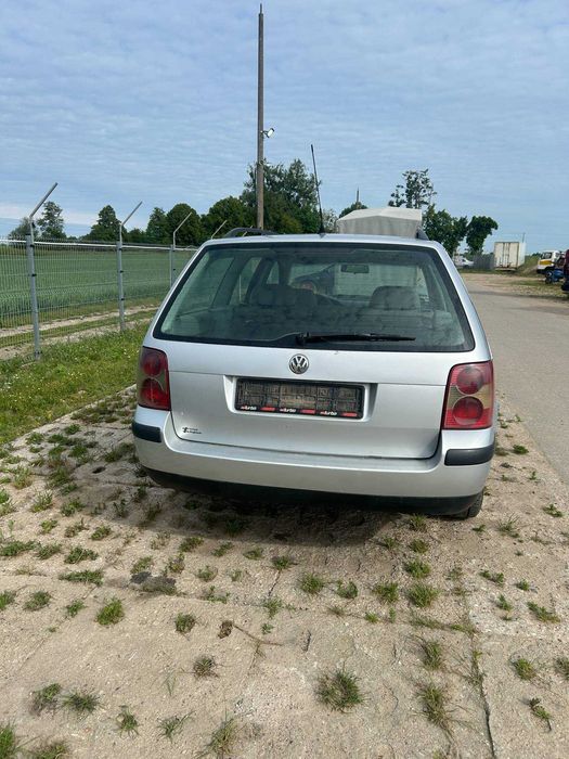 Volkswagen Passat b5 kombi 2001r. 1.9 tdi 101KM LA7W /Na części
