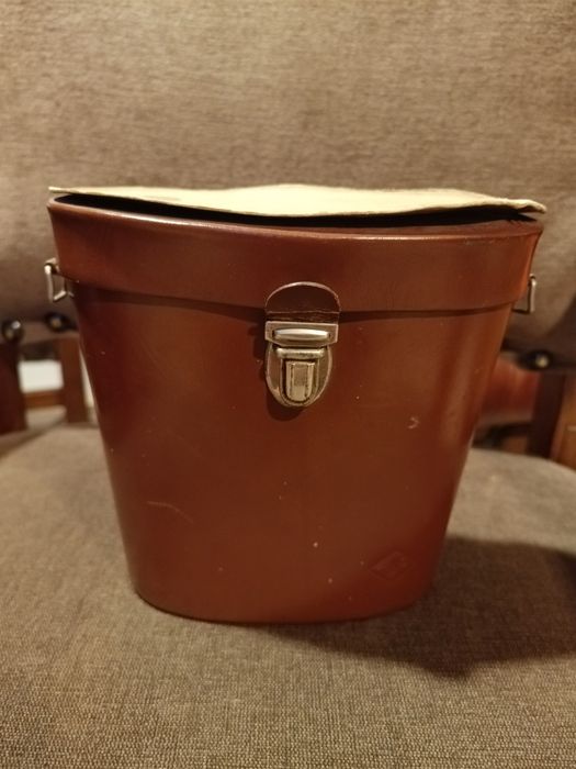 Ładna, solidna i użyteczna stara niemiecka lornetka AGFA 10x40 z etui