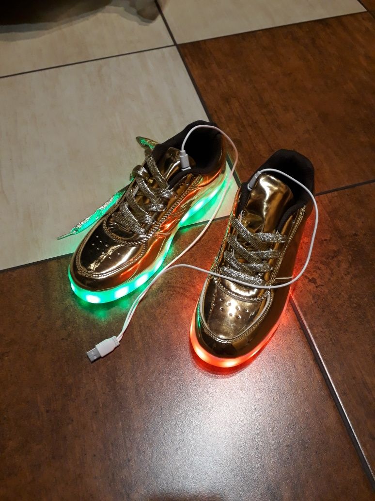 Buty świecące led podeszwa świecące podeszwy roz 40 Shuffle