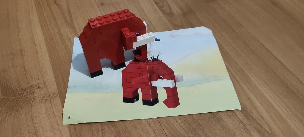 LEGO Czerwony słoń