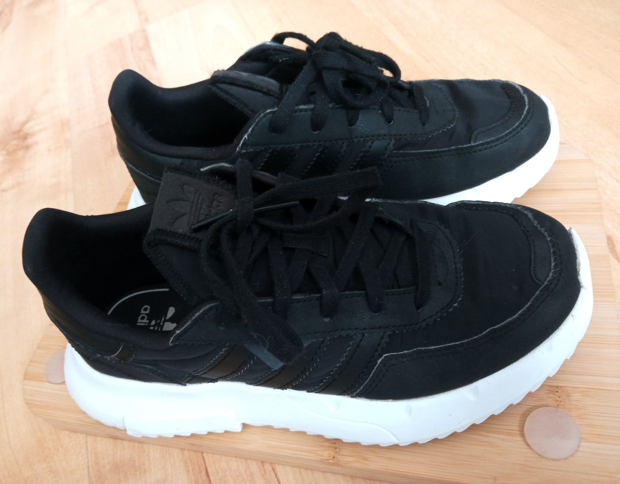 Buty Adidas 34 czarne - lekkie - na lato - wysoka podeszwa