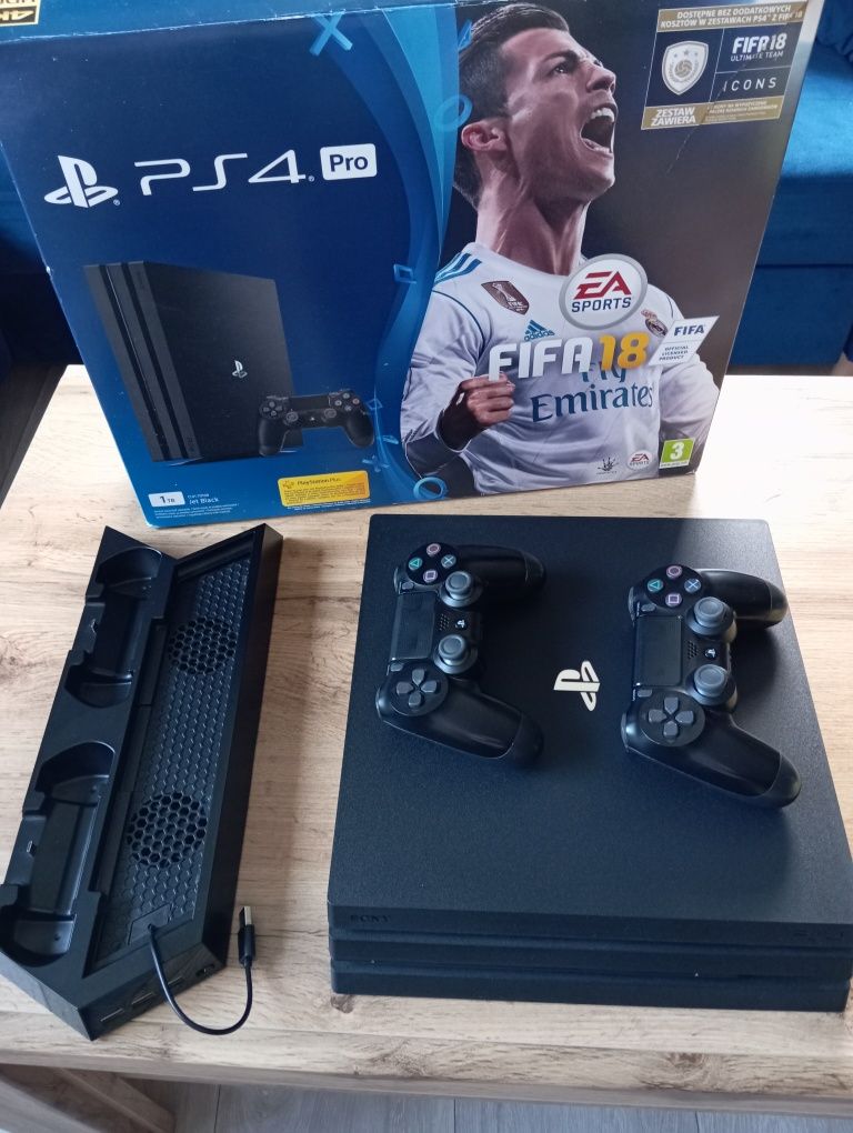 PlayStation 4 Pro 1tb + 6 gier