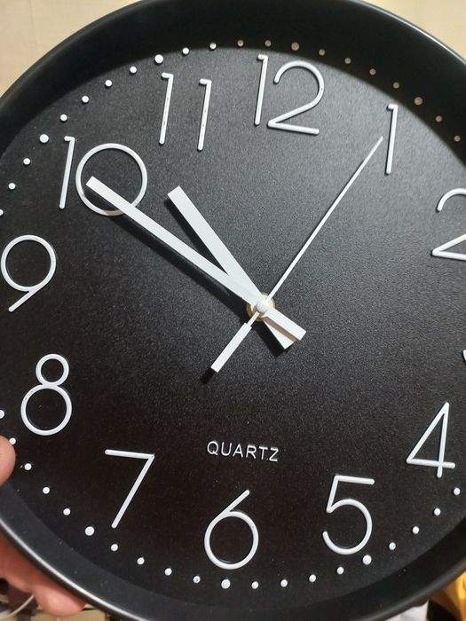 Коробочка брелок  новая диаметр и5 см,нерж