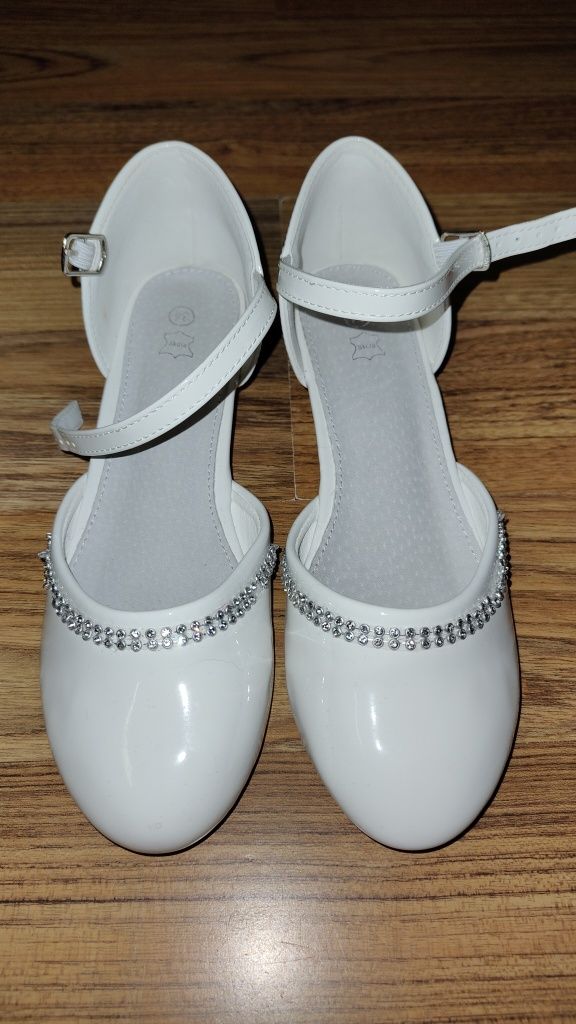 Buty lakierki białe do Komunii