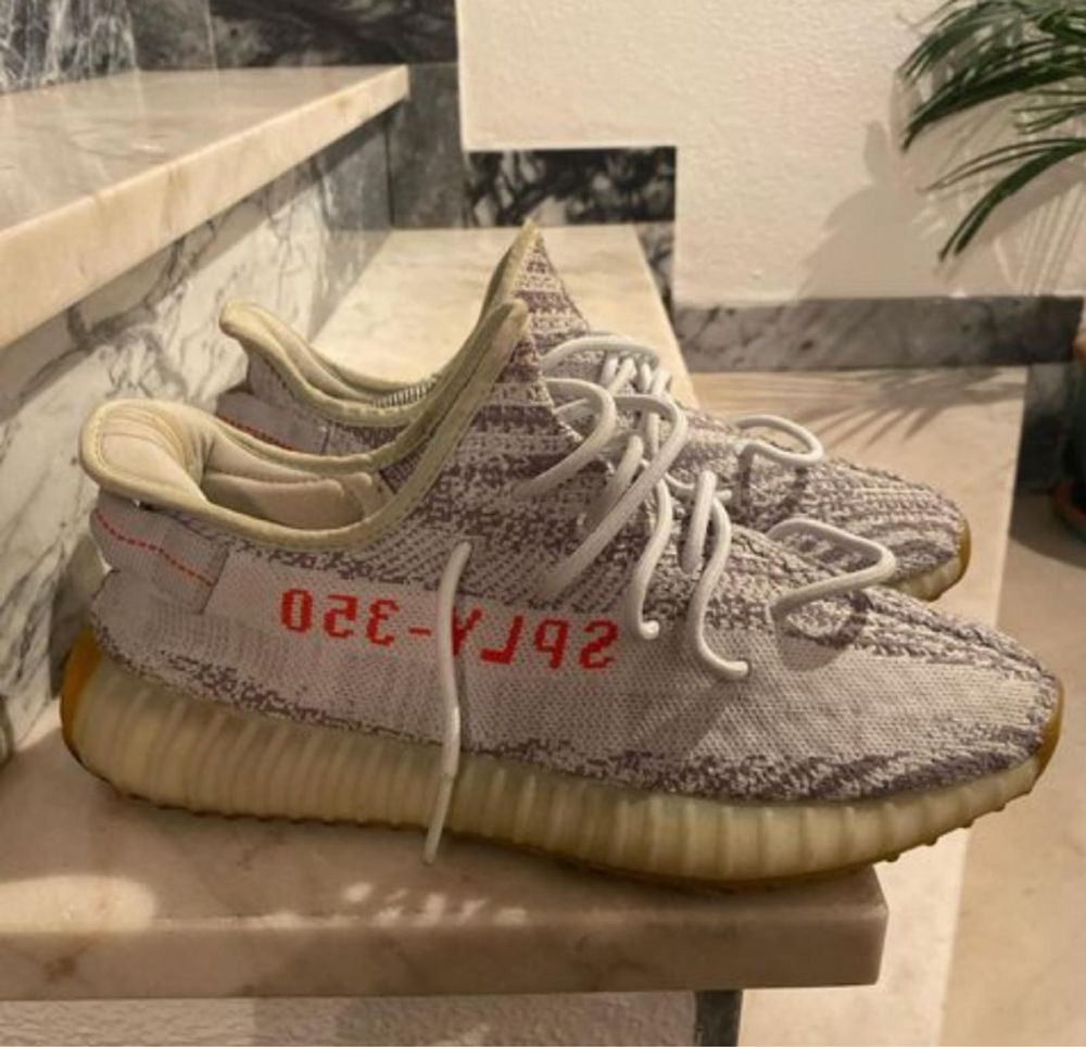 Yeezy boost blue tint usados