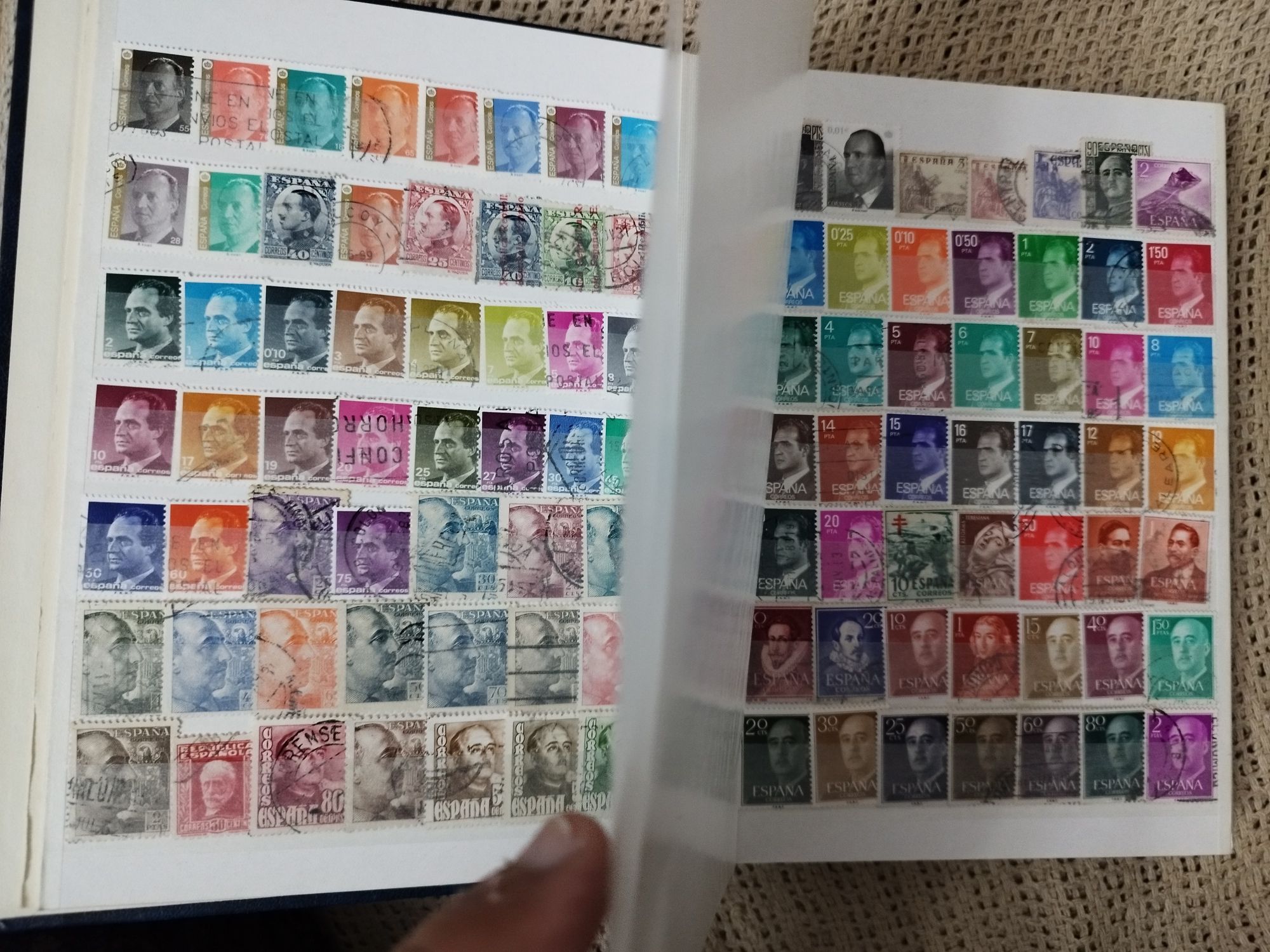 Classificador com 417 selos diferentes Espanha