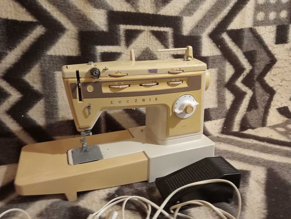 Maszyna do szycia - PRL