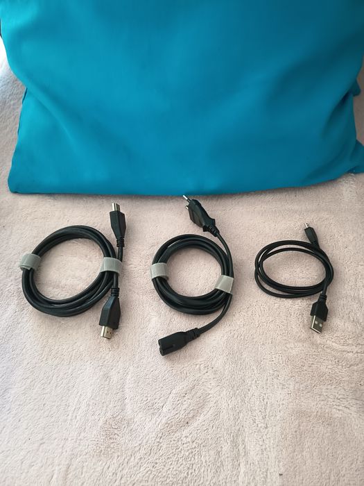 PS4 Slim 500GB + 2 Comandos + FIFA 21 - Excelente Estado