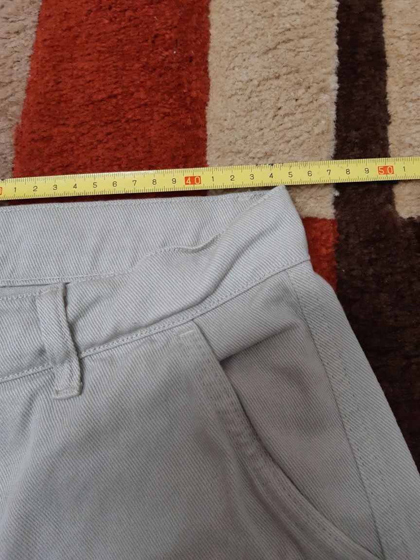 Calças sarja bege tamanho 44 (W34)