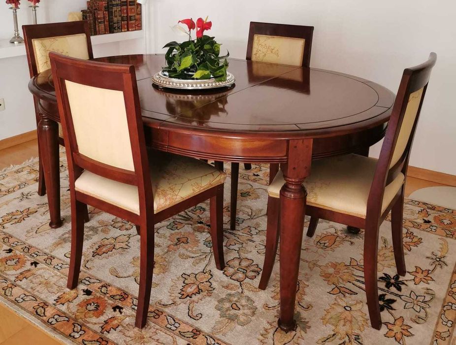 Mesa de jantar extensível de 1,60m a 2,0m e 8 cadeiras estofadas