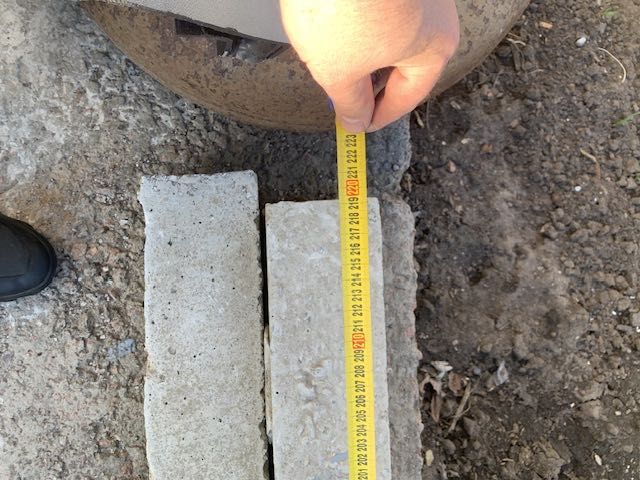 Бетонні блоки та пасинки