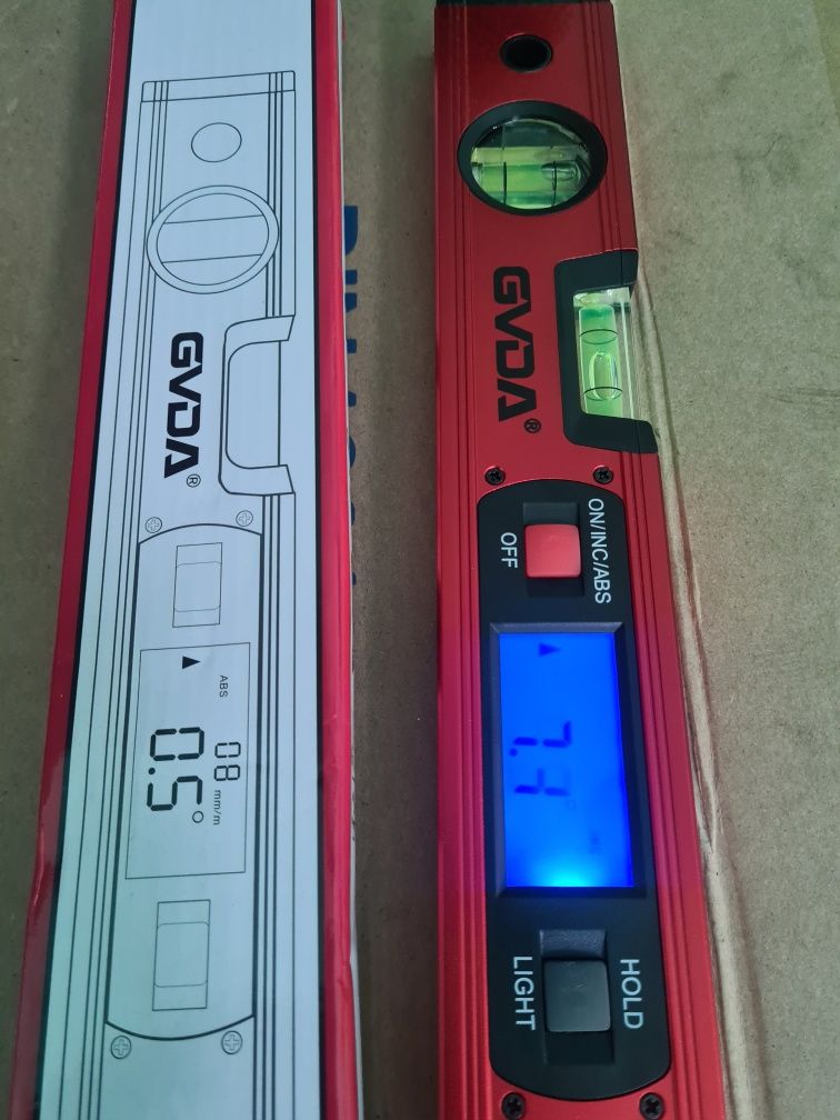 Poziomica elektroniczna 400 mm.