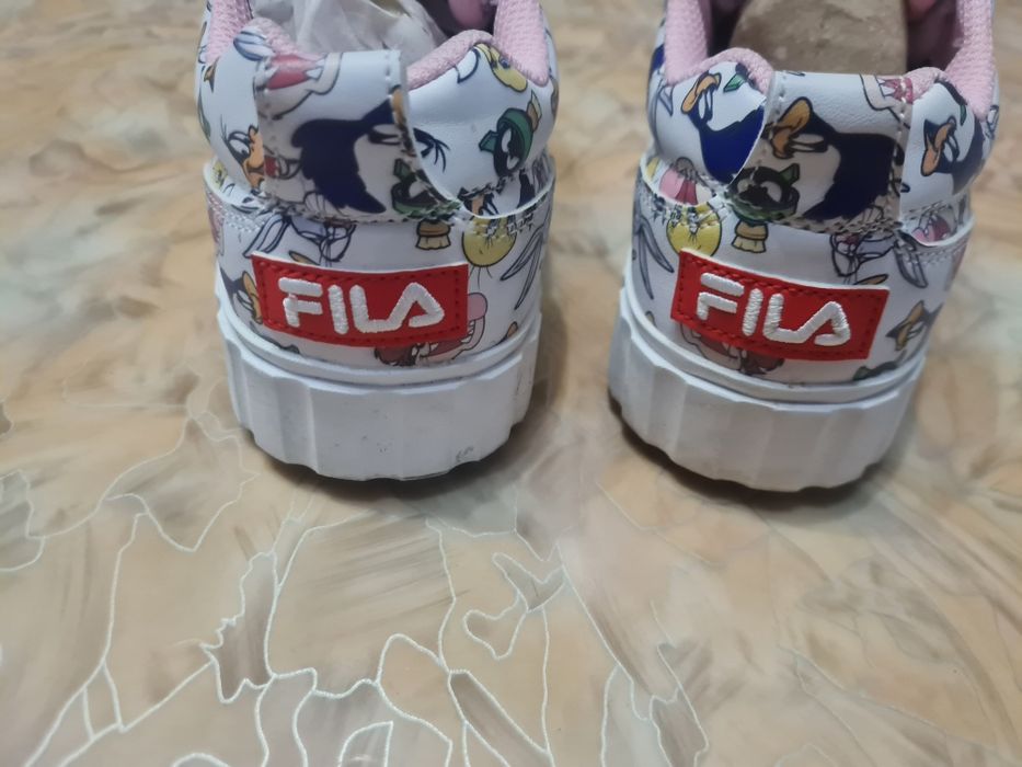 Продам черевички на дівчинку фірми  Filla