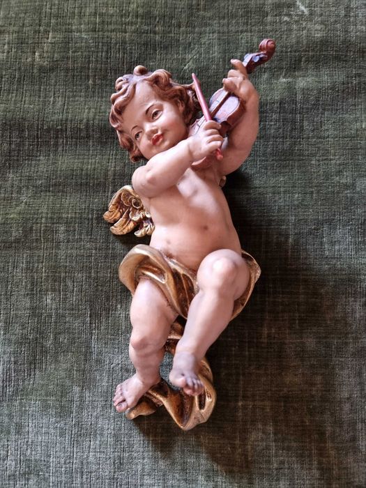 Anjo Músico com Violino – Escultura Decorativa para Pendurar