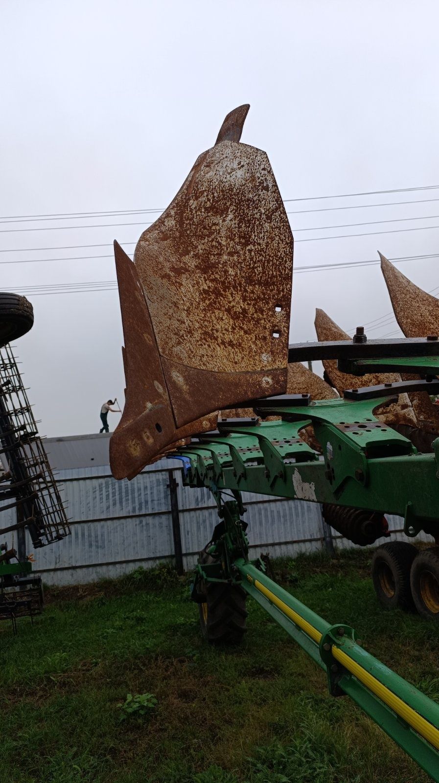 Плуг оборотний John Deere 3810 7+1