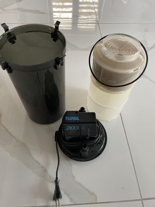 Filtr kubelkowy fluval 203 (eheim)
