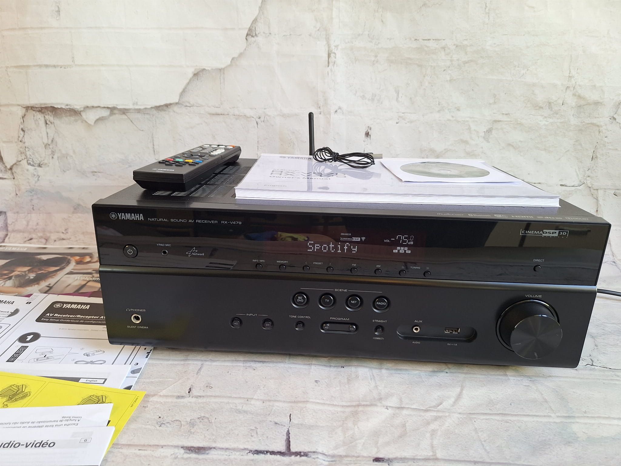 Yamaha z Wi-fi, BT MusicCast RX-V479 5.1  ARC