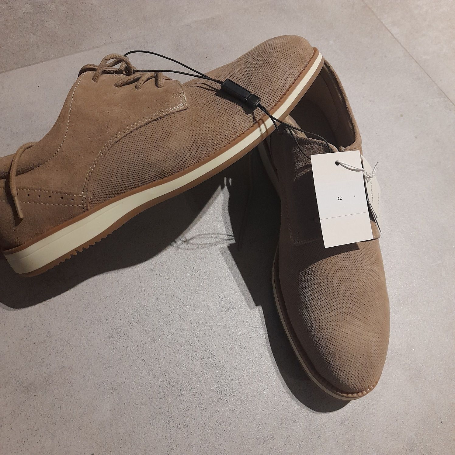 Nowe skórzane buty camel Reserved na wiosnę  r.43