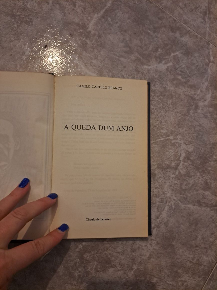 Livro A Queda Dum Anjo