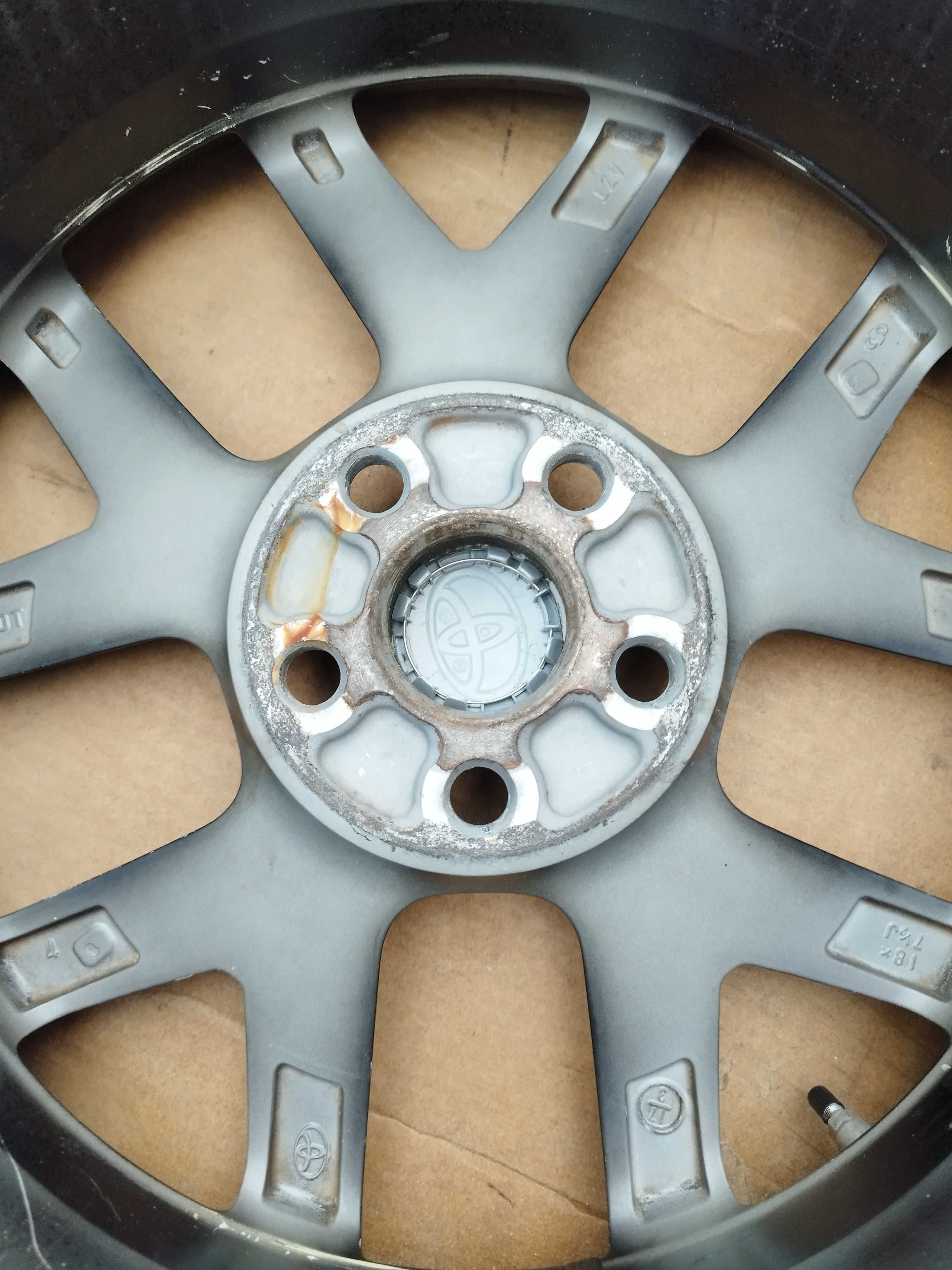 Piękny Komplet koła Lato 225/60R18 oryginał TOYOTA RAV-4 czujniki