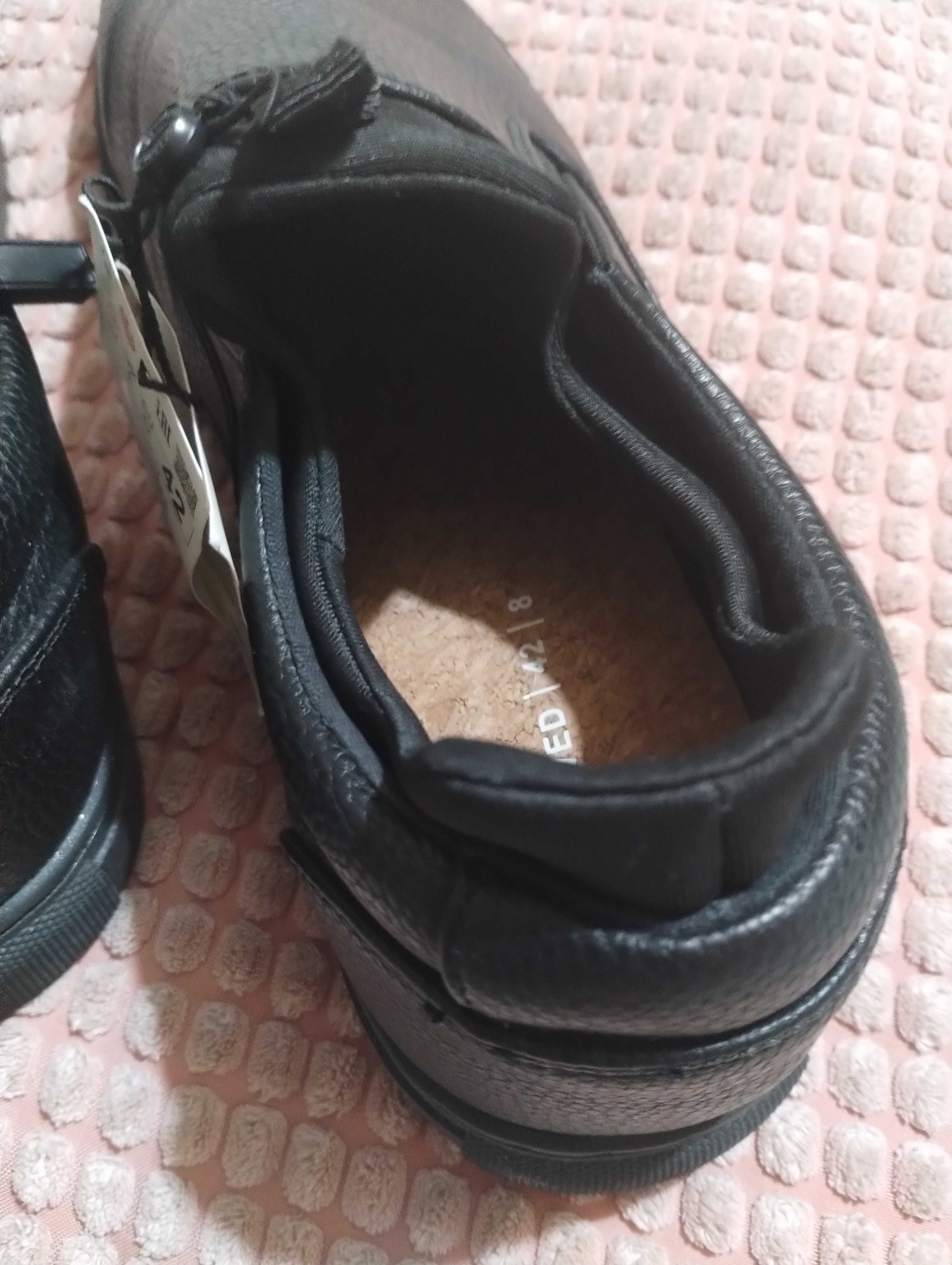 Zamiast 119zł, nowe z metką od Reserved, czarne buty na jesień i zimę