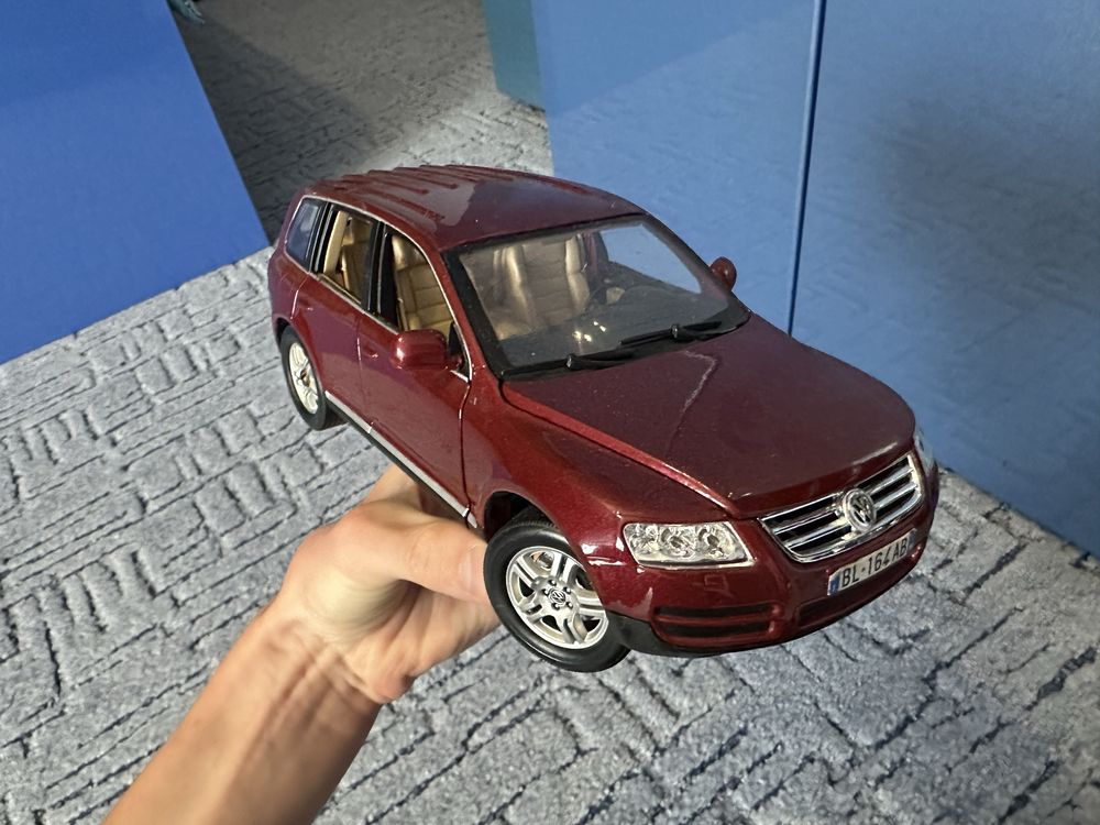 Масштабна моделька Volkswagen 1/18 Burago