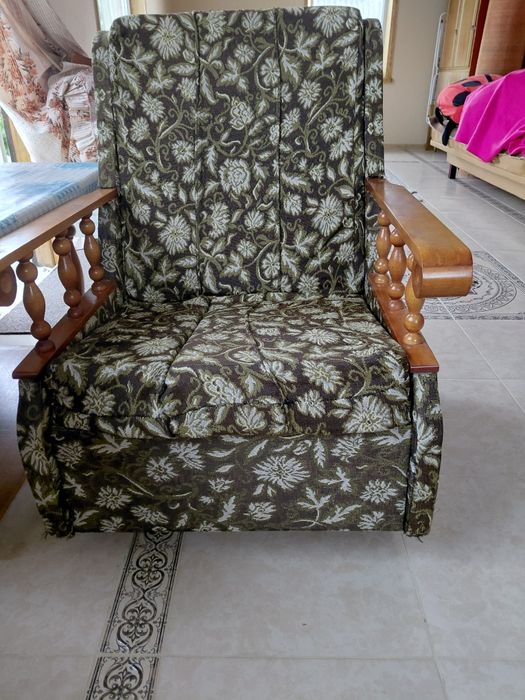 Продам 2 крісла (нерозкладні)