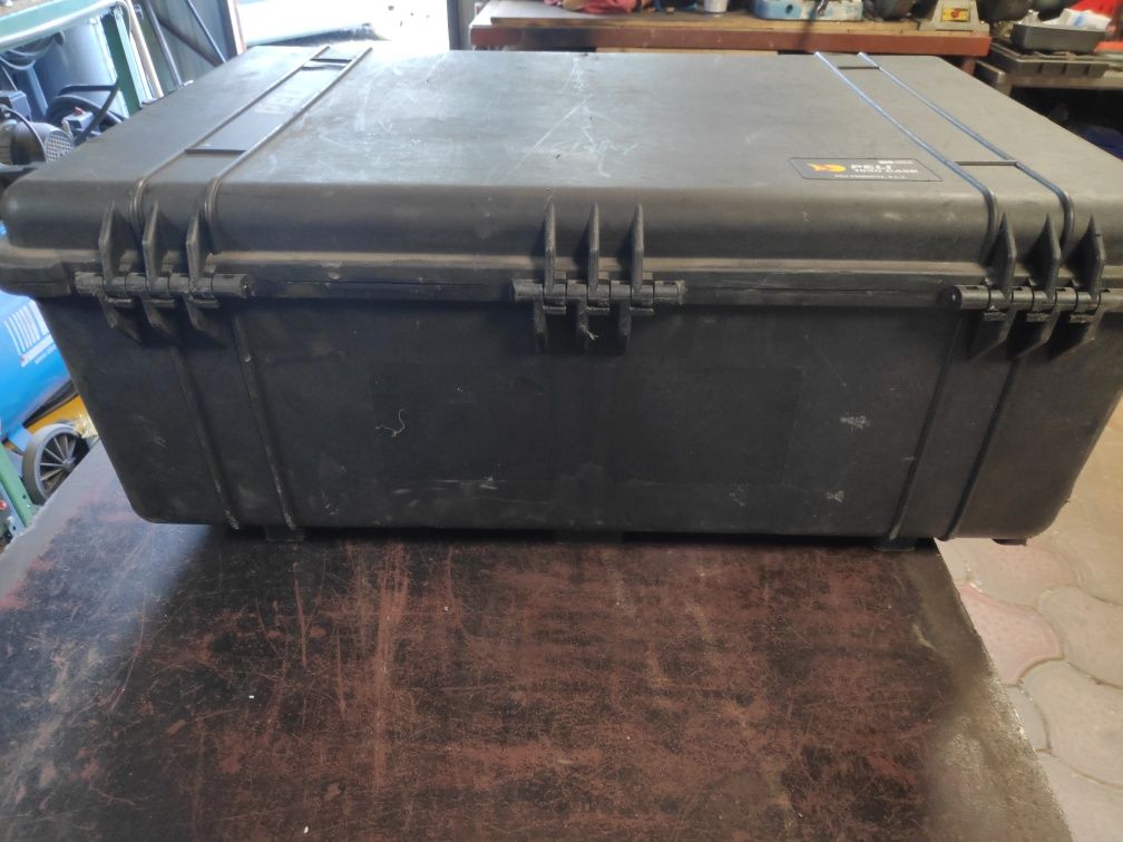 Skrzynia case peli 1650